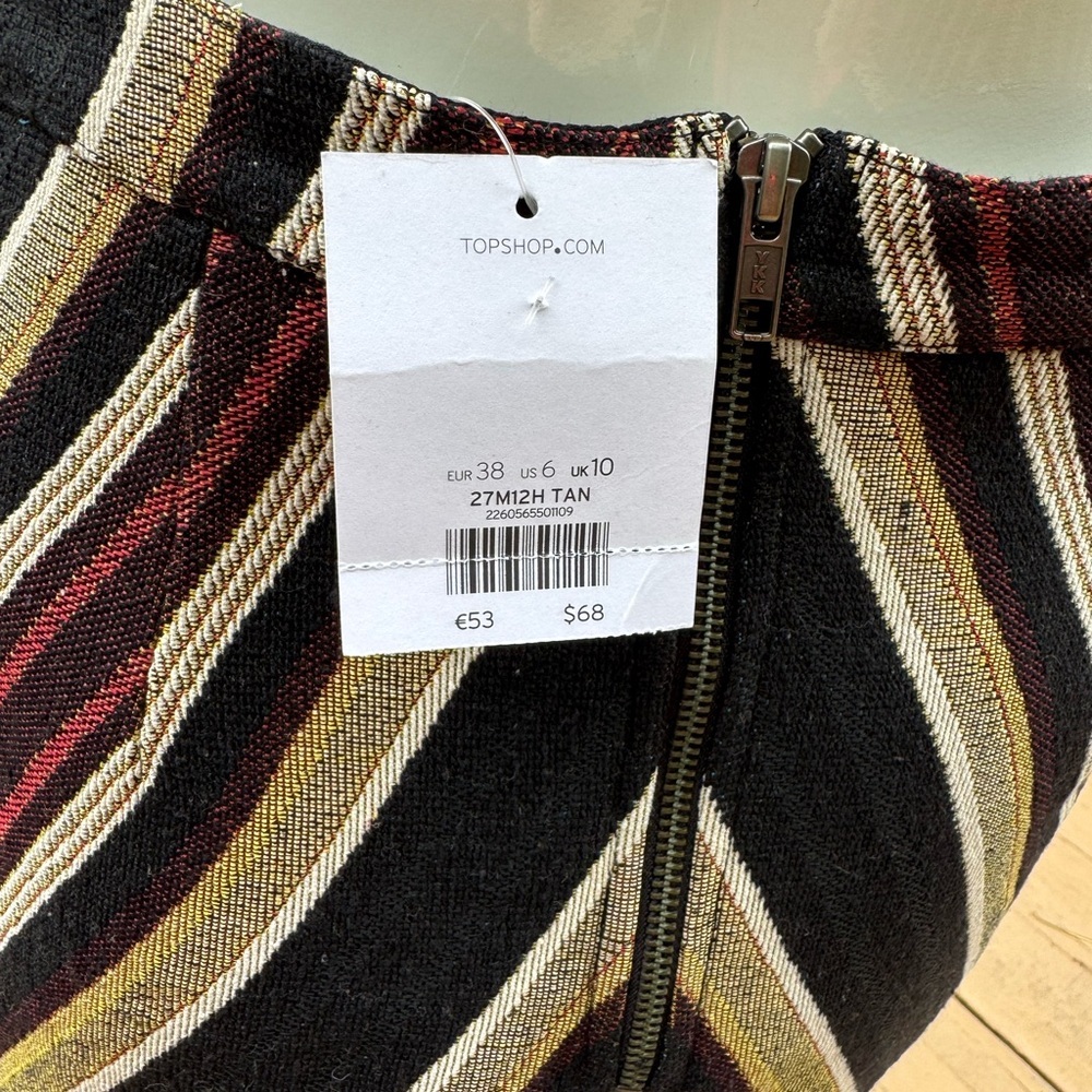 Top Shop Chevron Striped Black Red Taupe Women's Skirt Bold and Chic size 6 - Picture 7 of 11